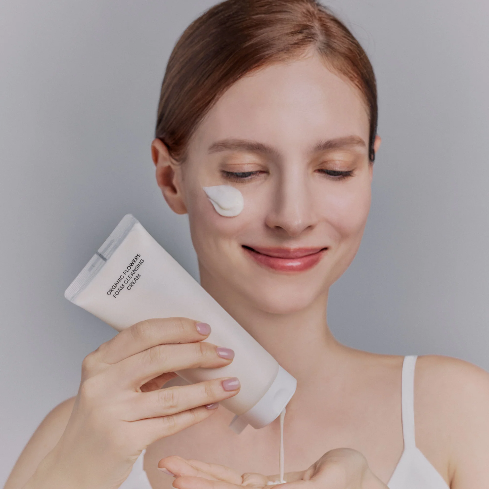 WHAMISA Flowers Foam Cleansing Cream